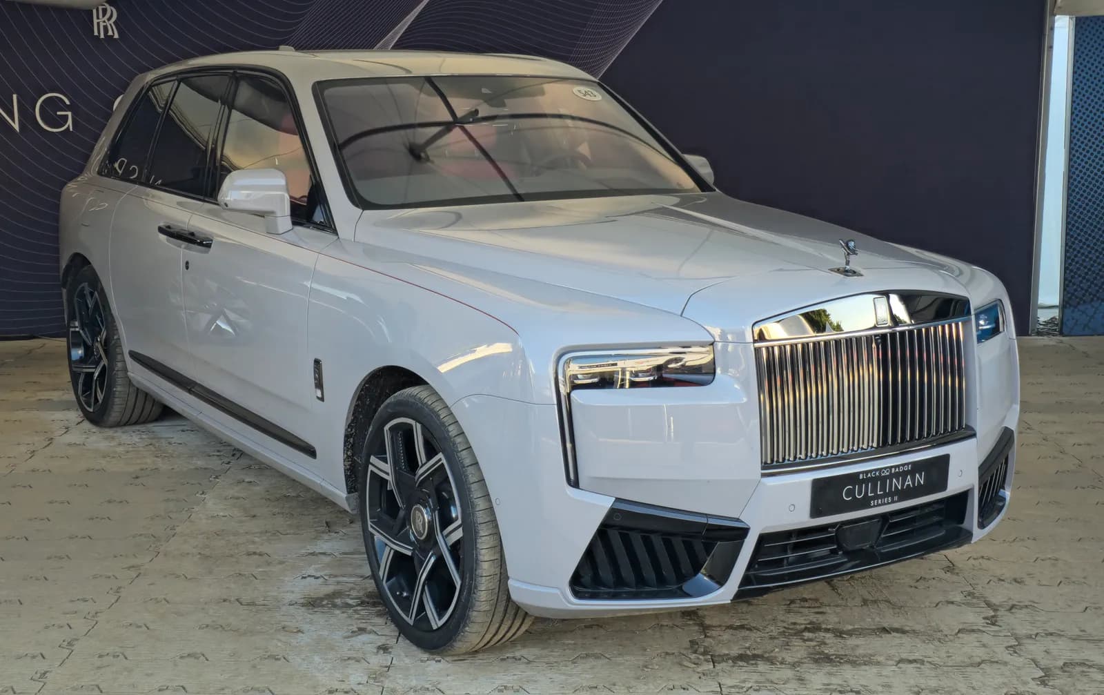 Rolls-Royce Black Badge Cullinan Series II in silver, front three-quarter